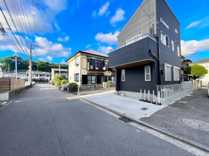 【前面道路含む現地写真】