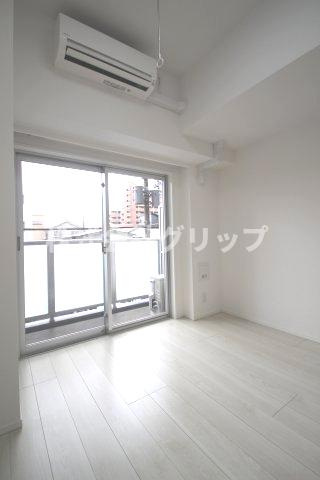 クラリッサ横浜シエルの洋室