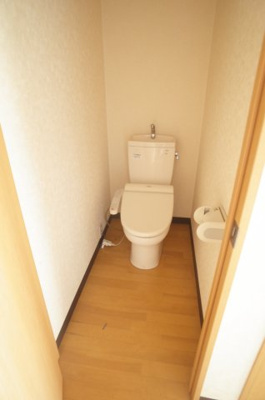 【トイレ】 | アッシュビル | お手洗いも、2か所ございます。