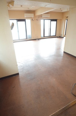 【内装】 | アッシュビル | 住居兼、事務所としても使用可能な設備類。