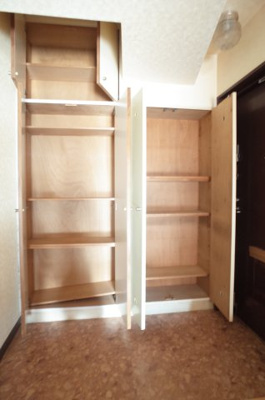 【収納】 | アッシュビル | 実は、玄関も3か所あるんです。