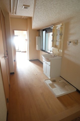 【洗面所】 | アッシュビル | 水回りも設備されているので、お泊りも可？