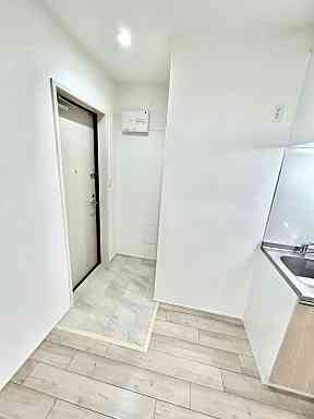 フジパレス吹田垂水町Ⅲ番館の玄関