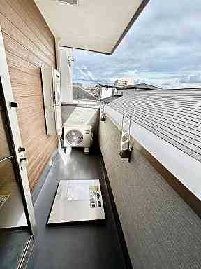 フジパレス吹田垂水町Ⅲ番館のバルコニー