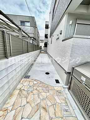 フジパレス吹田垂水町Ⅲ番館のエントランス