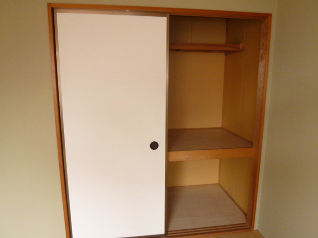 サリネージュ山手Ｄの収納