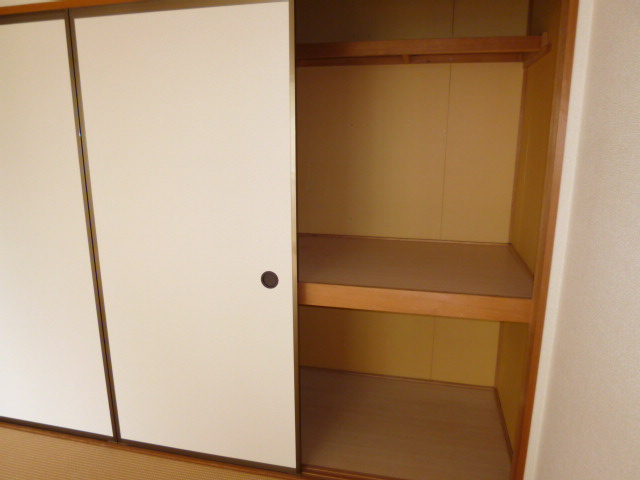 サリネージュ山手Ｄの収納