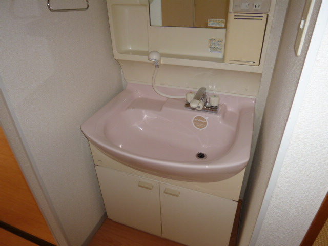 サリネージュ山手Ｄの独立洗面台|洗髪洗面化粧台に変更