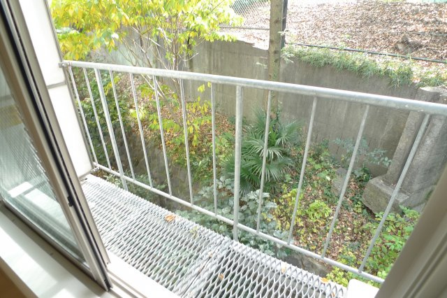 お隣のお部屋の眺望です。ご参考までに。