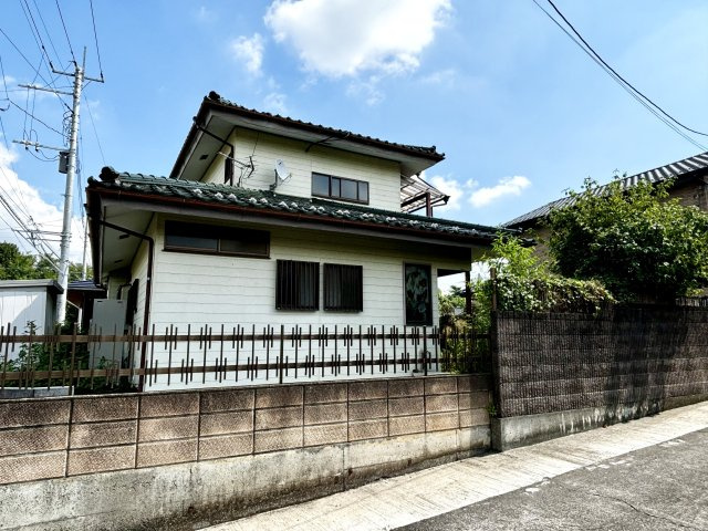 【中古戸建】前橋市鳥羽町の居間・リビング|■外観