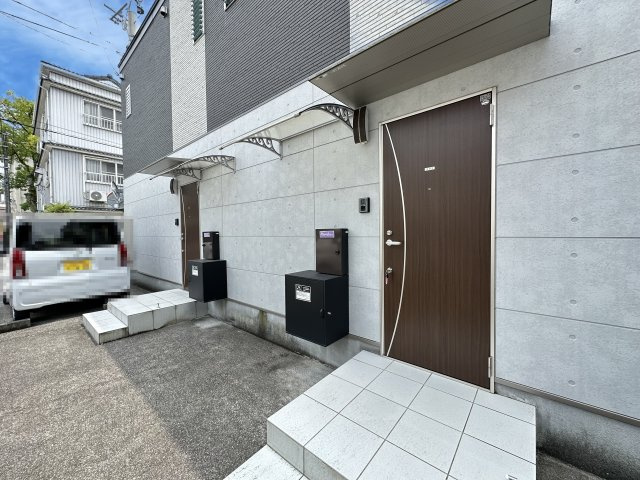 メリベル西門前 A棟のエントランス