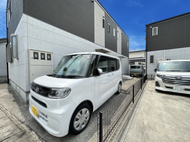 メリベル西門前 A棟の駐車場
