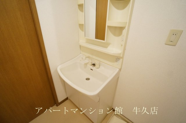 グランメゾンプラムの独立洗面台