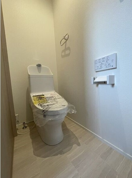 西志賀町2丁目貸家のトイレ