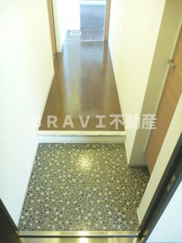 アクアプレイス北浜　BRAVI不動産の玄関|【アクアプレイス北浜】きれいな玄関です