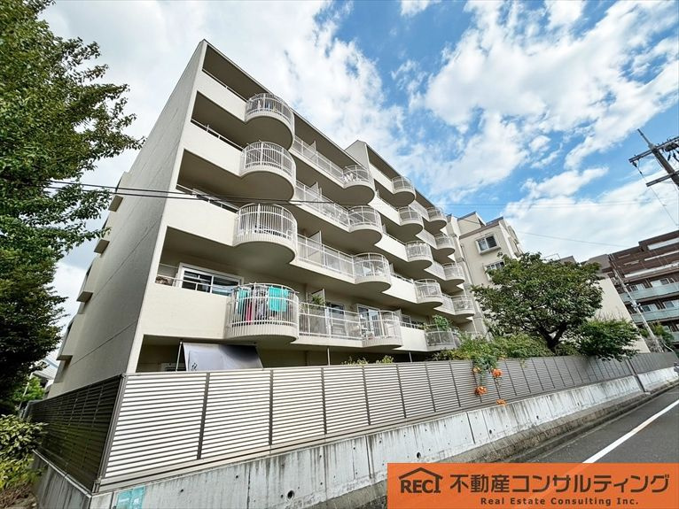 コスモハイツ甲子園口の外観