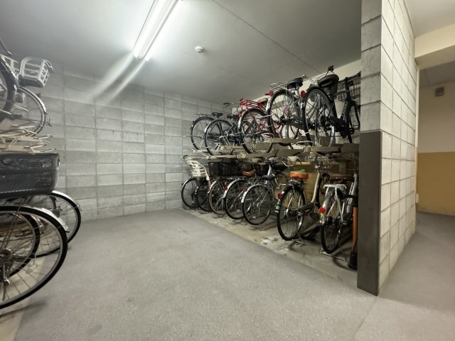 イトーピア浦和常盤の駐車場