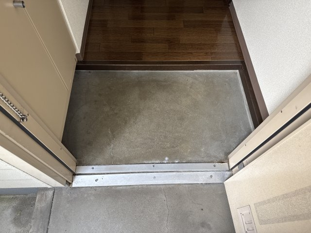 タウニィ田寺の玄関