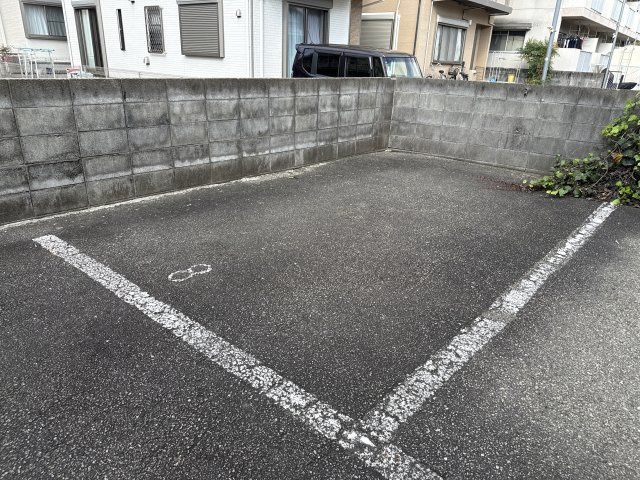 タウニィ田寺の駐車場