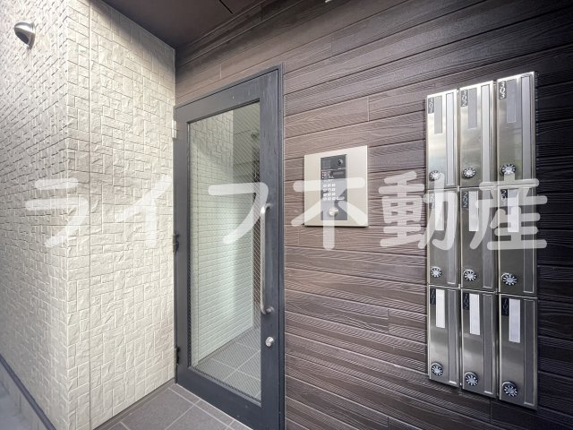 ノイヴェル長瀬のエントランス|建物の内部です