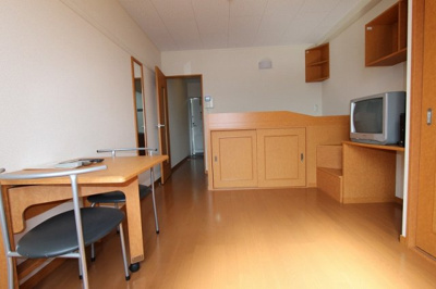 【居間・リビング】 | レオパレス中町