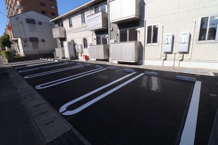 Ｄ－ｒｏｏｍ東中央の駐車場|駐車場