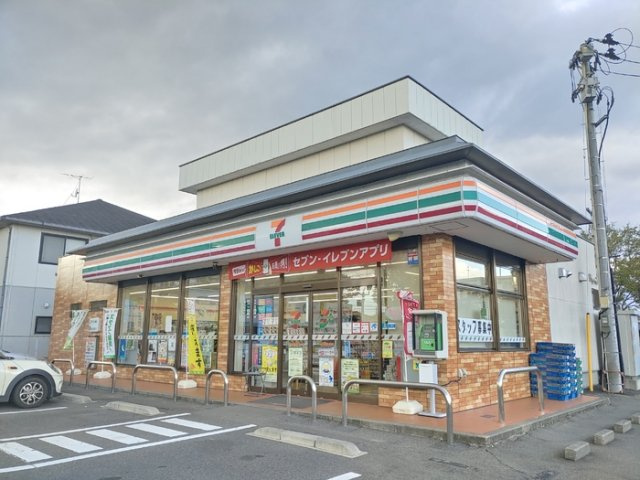 Ｄ－ｒｏｏｍ東中央|最寄りのコンビニ約400m