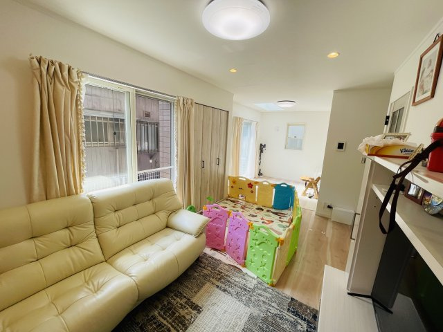 【築浅中古住宅】ふじみ野市亀久保の居間・リビング