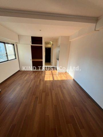 メゾンエイコー浮田の居間・リビング|居間です