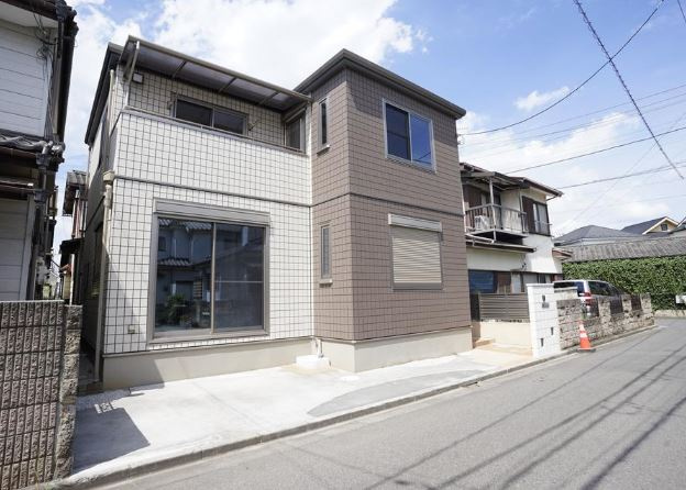 【中古】川越市砂新田中古住宅の外観|セキスイハイムのリノベーション！
地震に強いセキスイハイムの軽量鉄骨ユニット工法住宅です！