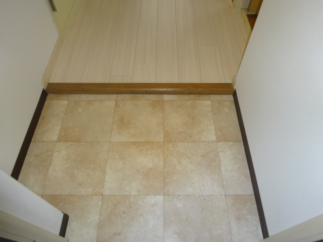 シンフォニー逆瀬川の玄関