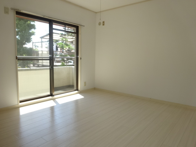 シンフォニー逆瀬川の居間・リビング