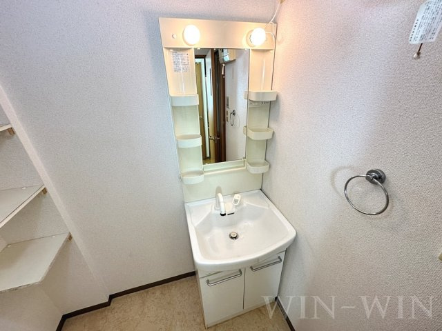 サンプレミア前芝西の独立洗面台