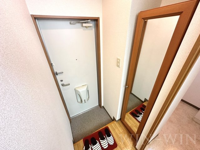 サンプレミア前芝西の玄関