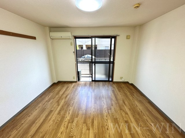 サンプレミア前芝西の居間・リビング