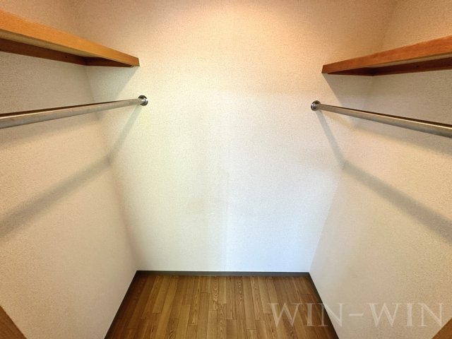 サンプレミア前芝西の収納