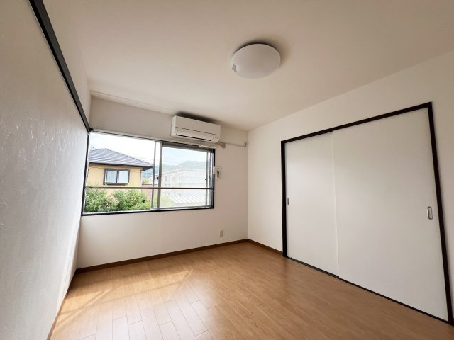 長崎ハイツの洋室