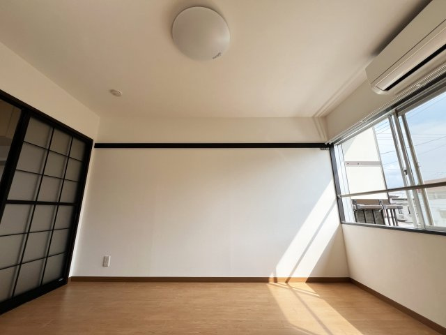 長崎ハイツの洋室