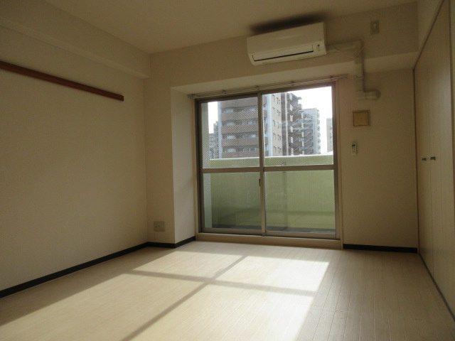 MAEKAWA BLDの寝室