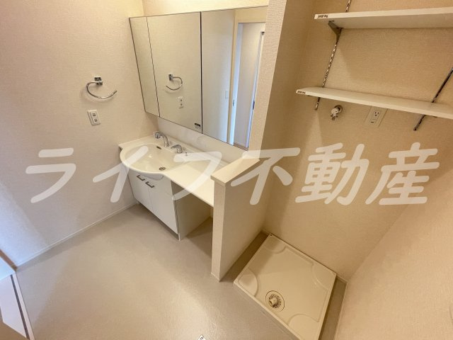レスペランスA棟の洗面所|脱衣スペースもあります
