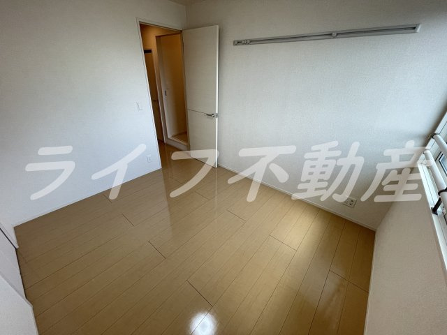 レスペランスA棟の洋室|広々とした洋室です