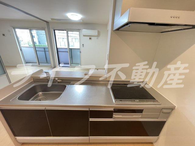 レスペランスA棟のキッチン|コンパクトなキッチンで掃除もラクラク