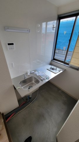 BT追分ビルのキッチン|現契約者入居前のリフォーム中写真