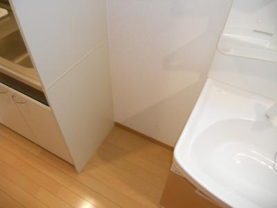 サンロイヤル五条のその他|冷蔵庫設置スペース