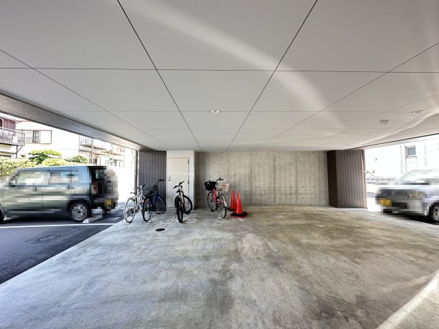 MAREの駐車場