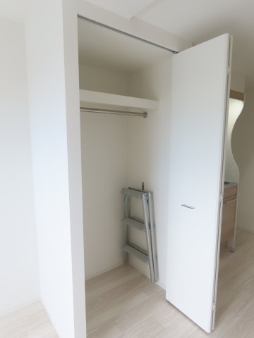 大阪市淀川区十三本町２丁目の賃貸マンションの収納