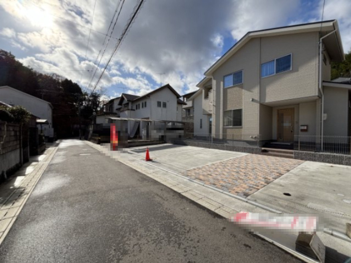 新築戸建　　伴西４丁目の前面道路含む現地写真
