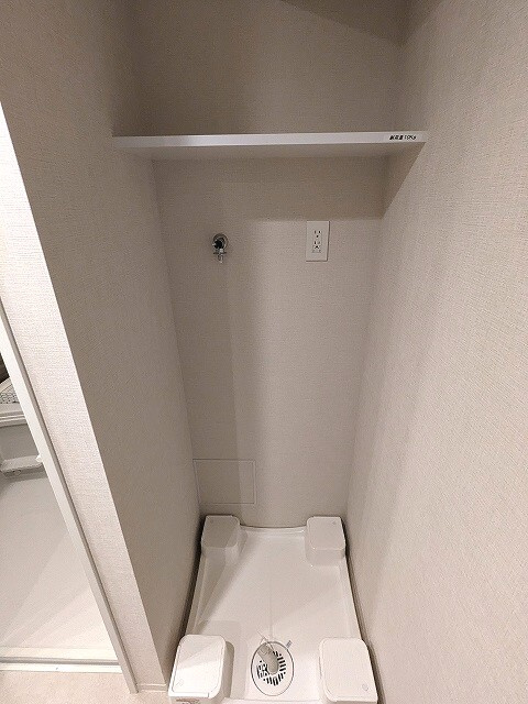 ONE ROOF RESIDENCE上野御徒町の設備|排水口のお手入れがし易い様に手前中央に配置し、足高の防水パンです