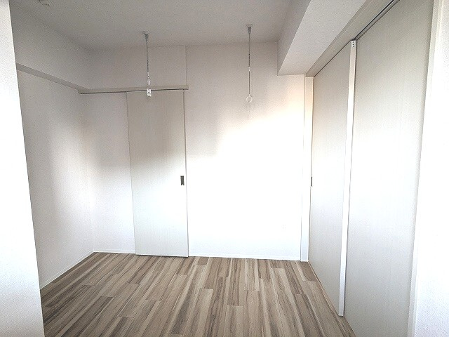 ONE ROOF RESIDENCE上野御徒町の設備|4.2帖洋室、エアコン3台付、インターネット無料