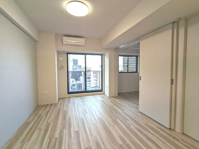 ONE ROOF RESIDENCE上野御徒町の居間・リビング|エアコン3台付、インターネット無料